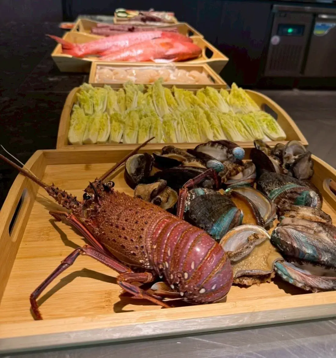 嚴選海鮮活鮑魚龍蝦