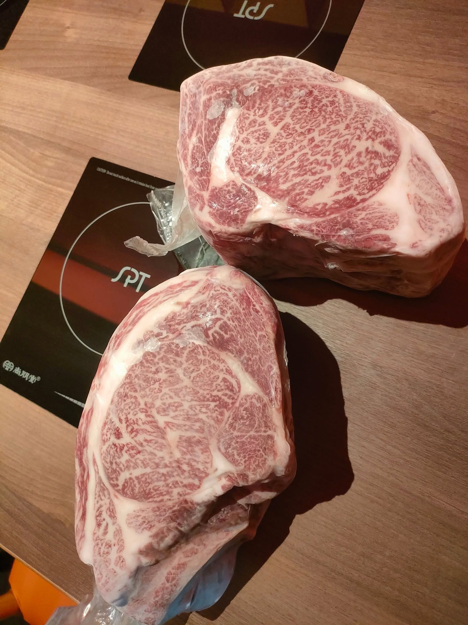 嚴選頂級食材黑毛和牛