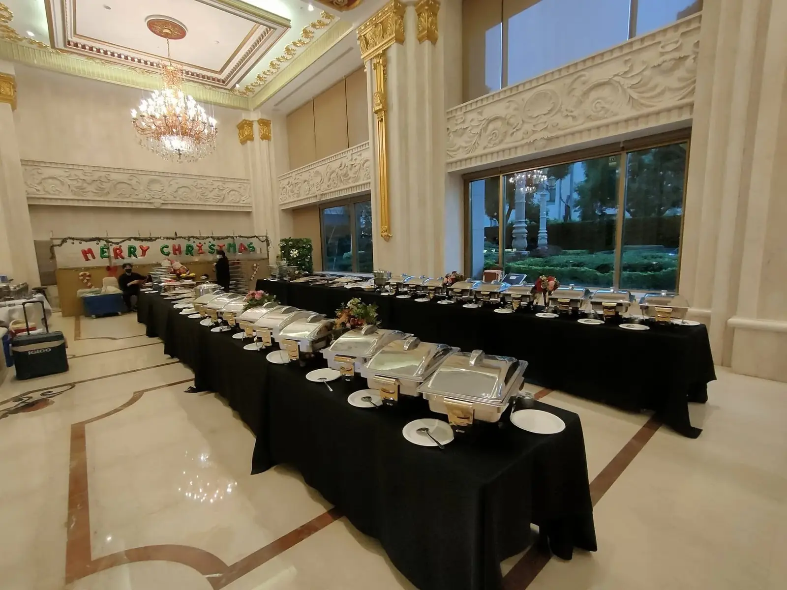 百人自助餐
