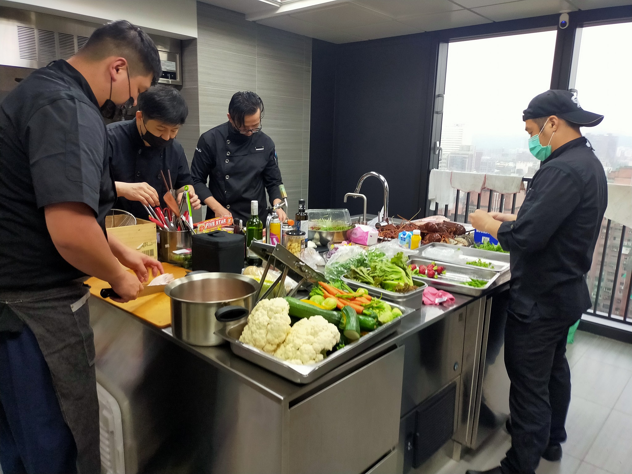 豪宅信義聯勤主廚團隊備餐