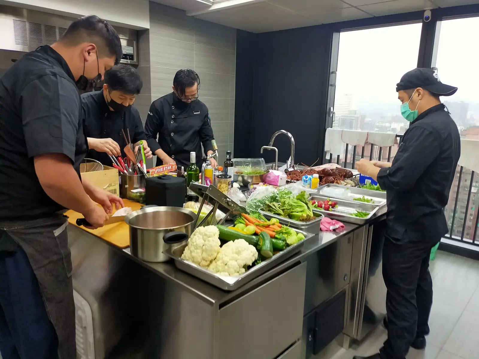豪宅信義聯勤主廚團隊備餐